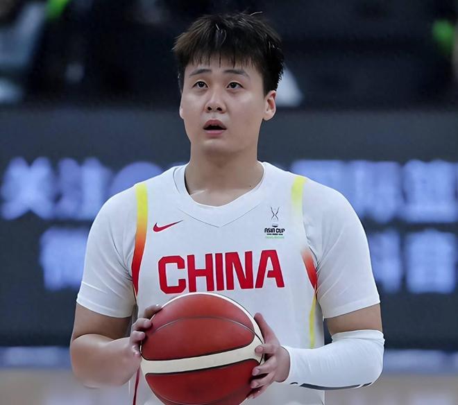 心急如焚，媒體人：因傷缺陣的趙睿一直在看臺喊“造殺傷啊！”