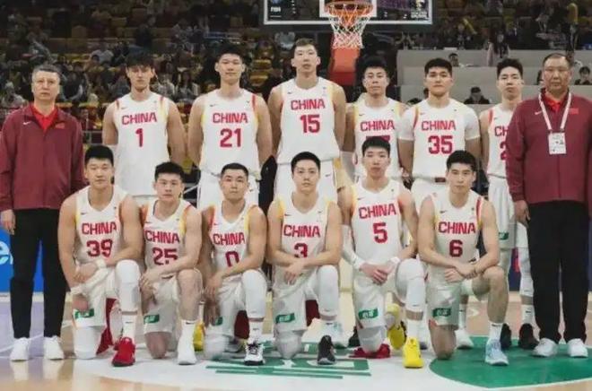 首發(fā)三分10中2！投籃26中7，四名宿助陣仍輸球，趙睿急得直跺腳