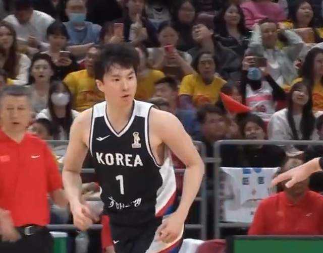 李賢重9記三分，誰(shuí)注意我們防守？沒貼身，防擋拆+內(nèi)線沉退有問題