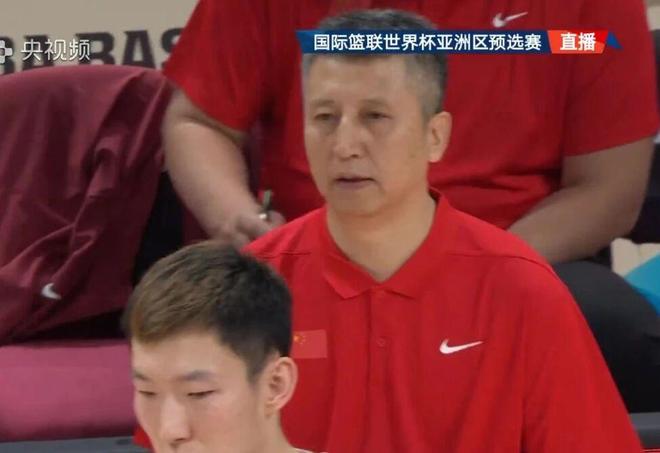 中國(guó)男籃輸球，周琦打亂節(jié)奏，胡明軒正負(fù)值-15，郭士強(qiáng)問(wèn)題明顯