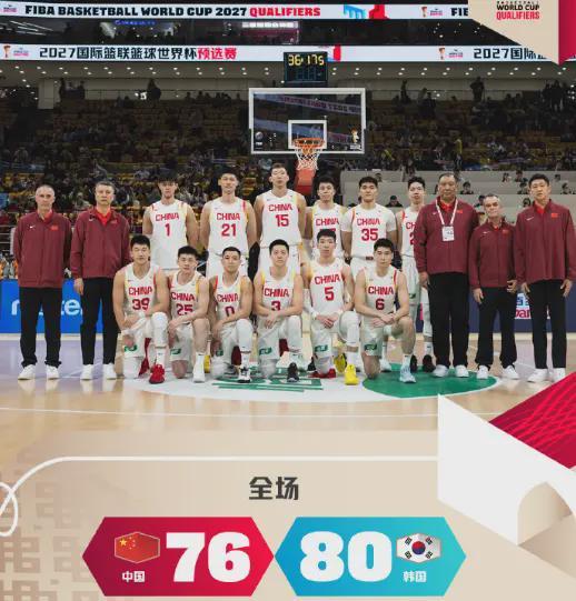 33+14+9三分打爆中國男籃，郭士強戰(zhàn)術(shù)惹爭議，張鎮(zhèn)麟可昂首離開