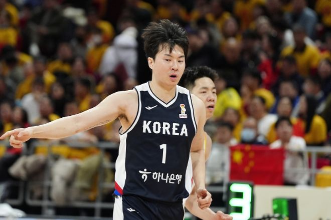 李賢重33+14賽后采訪：偉大的團隊勝利 點贊中國男籃戰斗到最后