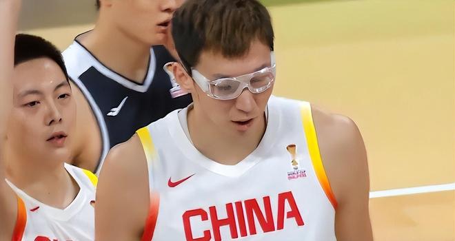 再戰(zhàn)韓國(guó)怎么變？控衛(wèi)只能靠趙睿，放棄周琦打轉(zhuǎn)換，鋒線防李賢重