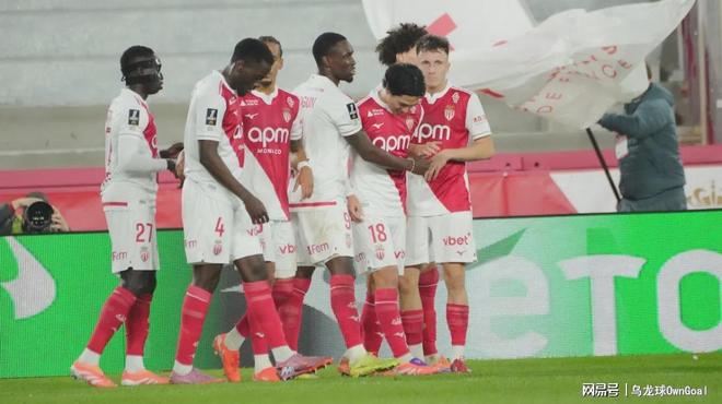 西甲逆轉！反超皇馬+登上榜首，歐冠冠軍爆冷！日本國腳破門制勝