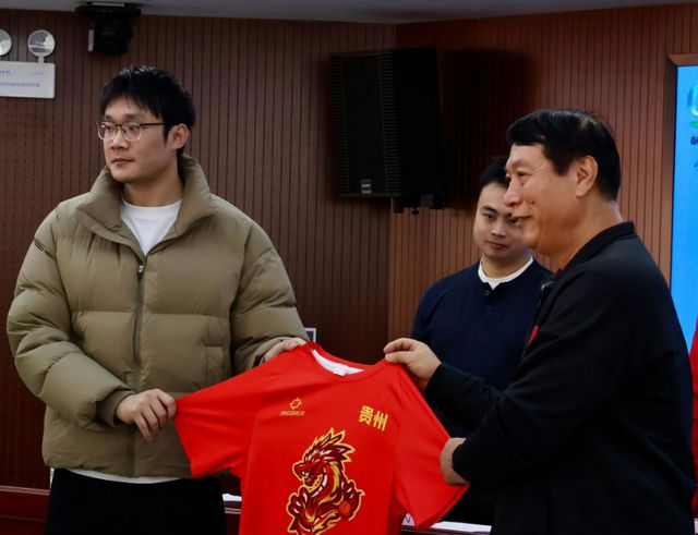 正式官宣！丁彥雨航成為球隊(duì)老總，攜手CBA名將，沖擊四強(qiáng)