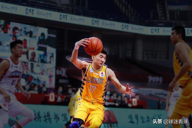 趙繼偉首戰(zhàn)表現(xiàn)略差！中國(guó)男籃5個(gè)后衛(wèi)的答卷，最好的應(yīng)該是他