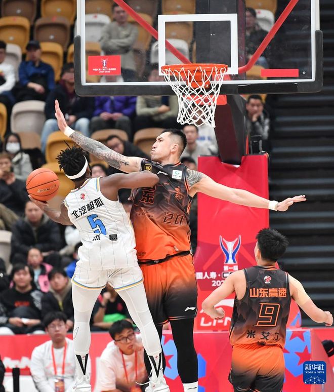 首戰(zhàn)天津！CBA俱樂部杯3日揭幕，山東高速男籃新人齊亮相