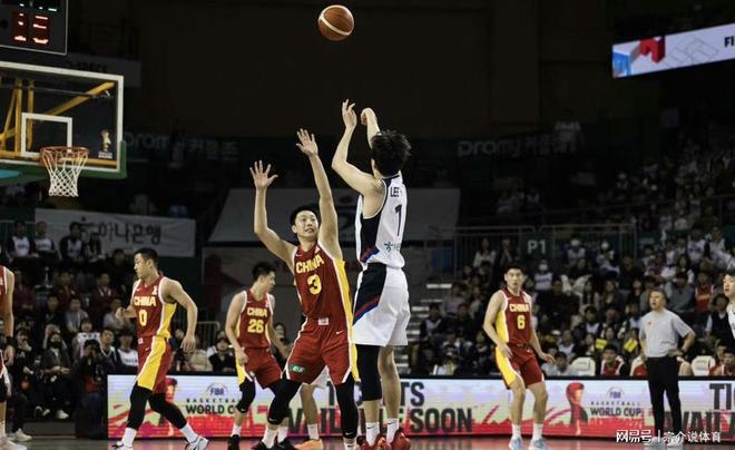 雖敗猶榮，中國男籃慘敗韓國卻收兩大喜訊，球迷終于等到了