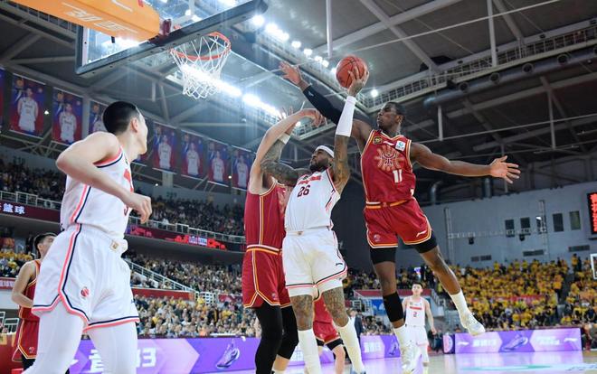 CBA黑馬或做意外決定，花巨資請回超級外援，山西隊(duì)為廣東留后手