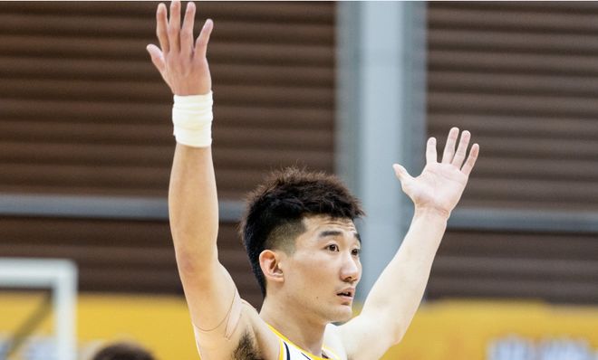 CBA杯：胡金秋缺席廣廈險(xiǎn)勝青島 孫銘徽13+10塔克22+7