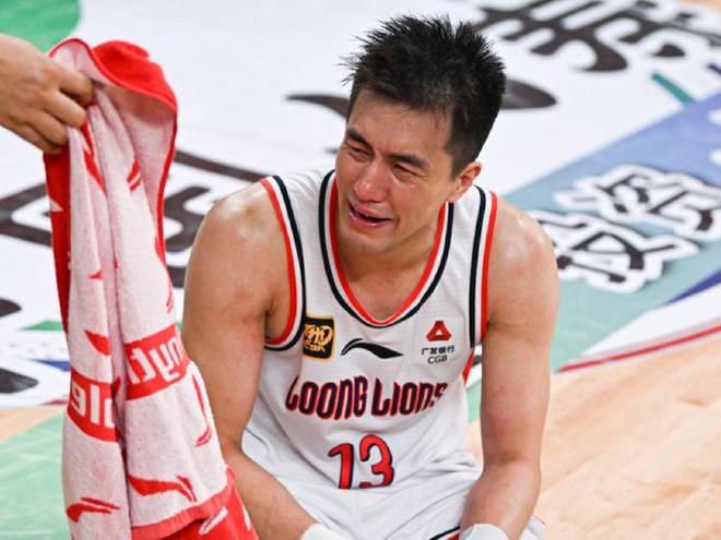 拒隨隊(duì)赴美+缺席杯賽！廣州新援缺喂餅手，郭艾倫明夏恐再被棄