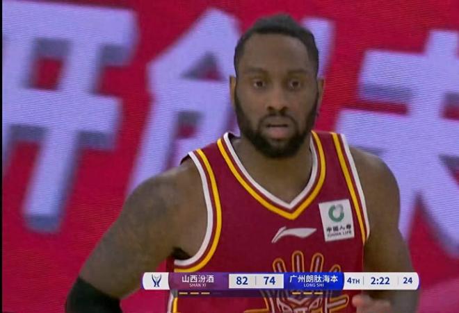 狂轟30+5+3！諾威爾首秀暴走，徐昕8+2，廣州雙外援砍50+12+12！