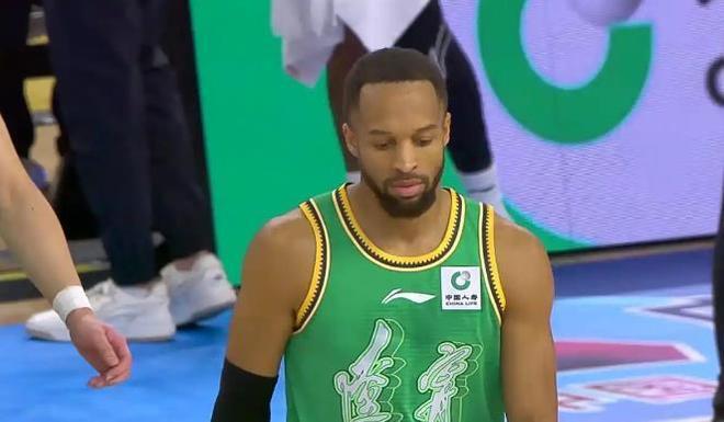 三無產(chǎn)品！遼籃新援首秀驗(yàn)貨失敗 和弗格差太遠(yuǎn)