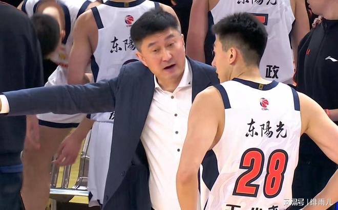 恭喜杜鋒！廣東隊迎來近10年內(nèi)最強(qiáng)外援陣容，薩林杰可能被棄用？