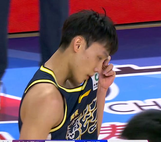 輸球輸人！廣東敗得有多慘？看徐杰的這個動作就知道他已經失控了