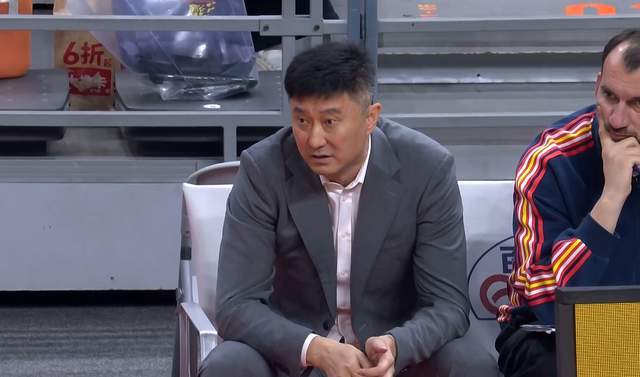 就这还想夺冠？德比战仅赢3分 杜锋脸色难看，徐杰17+9 郭艾伦9分