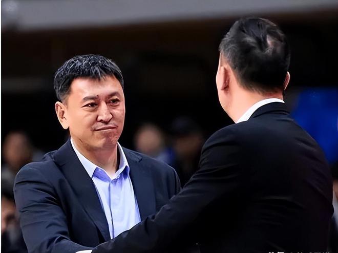 青岛男篮三外援得分88，本土球员四节才11分，看球迷都是怎么说的