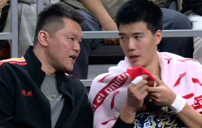 广东队重磅引援，打了6分钟3犯规，被杜锋弃用 球迷：引了个寂寞