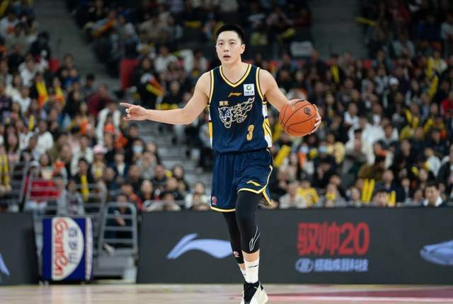 拿600萬年薪場均僅9分！廣東頭號核心逐漸淪為混子，杜鋒無能為力