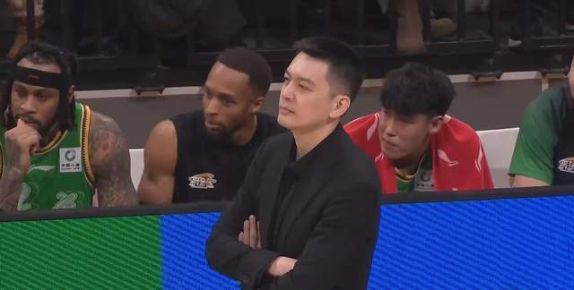 打個魚腩都那么費勁？遼籃贏得驚險，楊鳴又給裁判施壓，強援26分