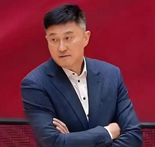 廣東3消息：徐杰宵夜被偶遇，胡明軒回應休息，杜鋒祝福徐昕