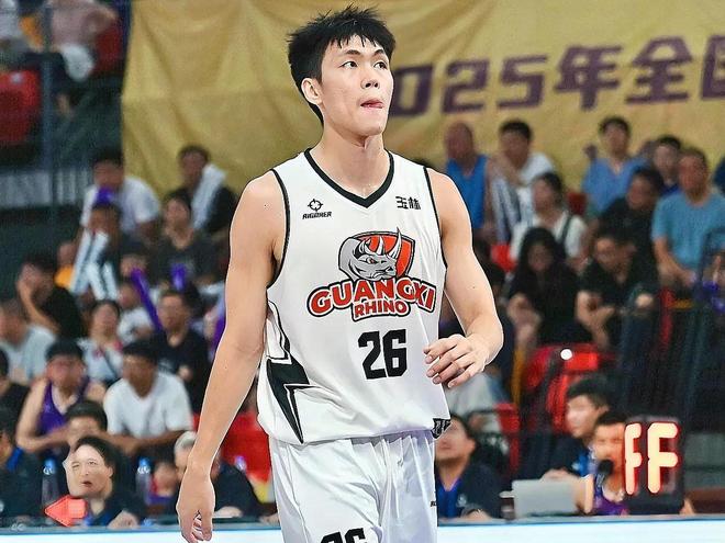 廣西老表炸翻CBA！5場狂砍22.8+，郭士強該召他入隊？