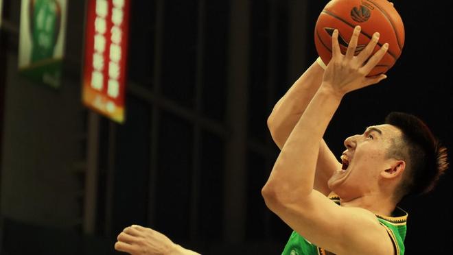 付豪7+1不輸胡金秋！威爾斯6分，杰隆布朗5+1，遼籃落后廣廈17分