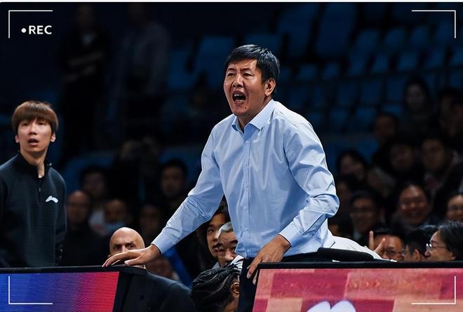 丁團長下課了！球迷：別再去當主教練了，好好去做解說員吧