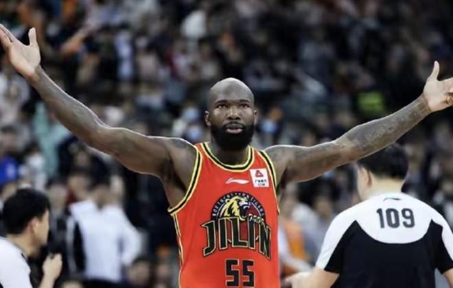 多米尼克-瓊斯：1月份會(huì)與某支球隊(duì)簽約，我仍是CBA外援TOP3