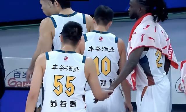 36分狂勝！上海喜提3連勝：張鎮麟5中0一分未得，古德溫20分