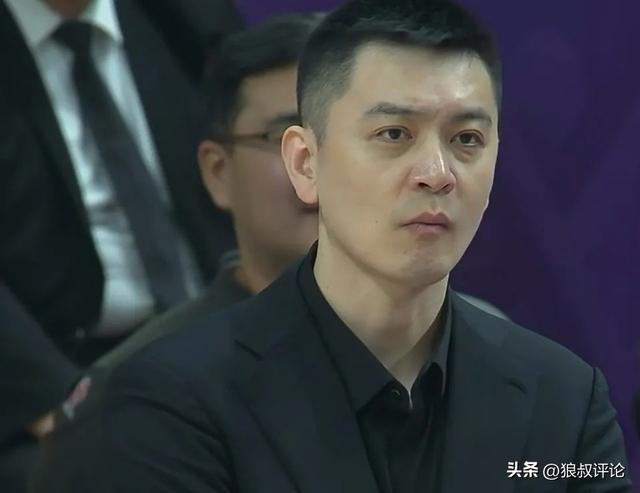 楊鳴：我們被對(duì)手搶了20個(gè)前場(chǎng)籃板球，導(dǎo)致出現(xiàn)一些心態(tài)的問(wèn)題