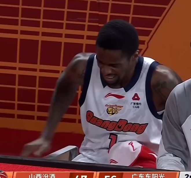 慘烈！廣東險勝山西，2人意外受傷+2人犯滿，賽后杜鋒這樣回應