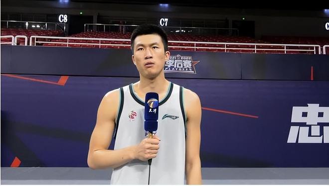 自己防守失位，卻怨隊友，還對主教練不滿，北控這名球員實在過分