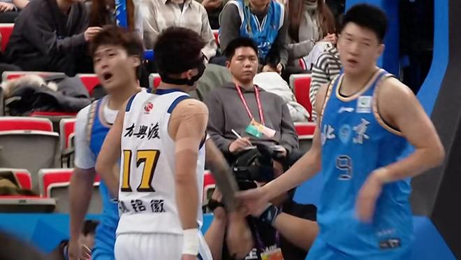 一場91-85，給廣東隊送上大禮，CBA爭冠熱門首敗，讓出榜首！