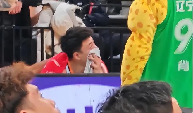 張鎮麟被感動的哭了，但比賽中下手真狠，16+3打爆老東家