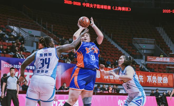 恭喜！中國女籃24歲2米01王牌正式入隊：宮魯鳴重用女奧尼爾？