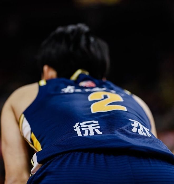 誰阻止河村？周琦倒地撞翻徐杰 最擔心的不是杜鋒而是郭士強？