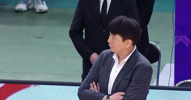 央視直播！今晚7:35，山東對陣新疆，邱彪斗法劉煒，高詩巖該醒了