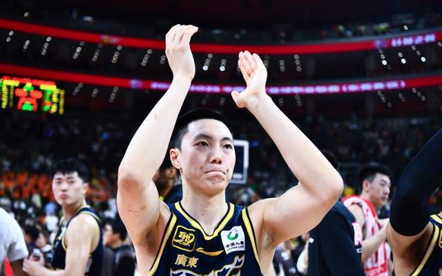 手握頂薪場均僅8分！廣東男籃第一混子出現，他憑什么進國家隊？