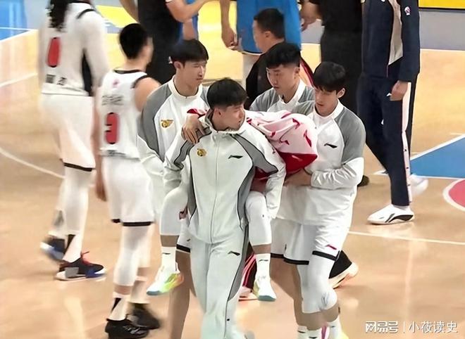 北京打爆廣東，徐杰重傷離場，看看專家怎么說，蘇群點評一針見血