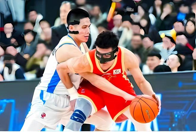 北汽憾負廣廈曾凡博四分太拉，王非評價一針見血，張鎮麟無辜中招