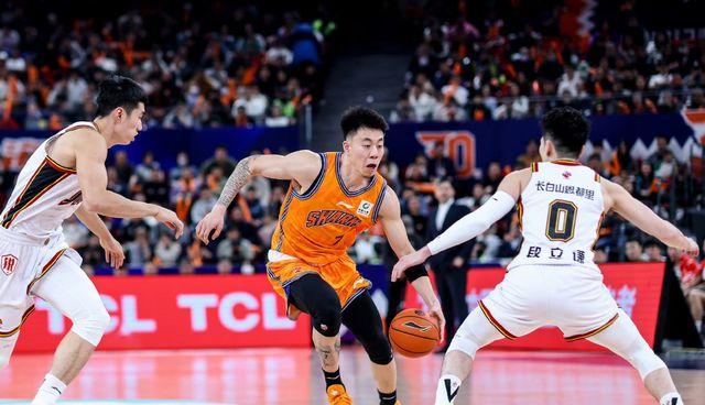 上海男籃沖擊7連勝！全力擊敗浙江廣廈，古德溫爆發，央視直播