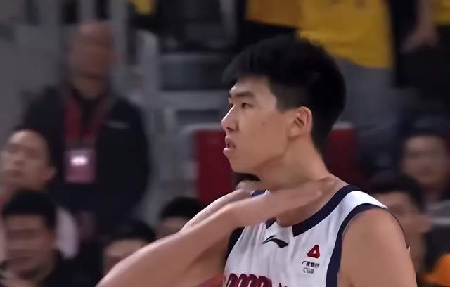 果然被罰了！杜鋒愛徒為年輕付出代價，僅罰2萬，CBA公司被批雙標