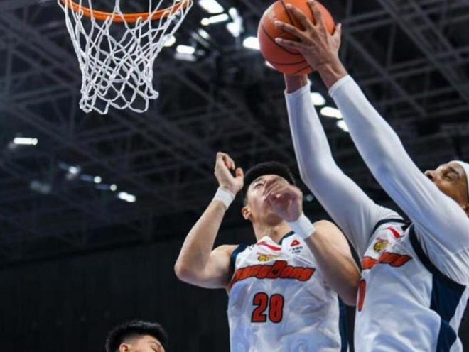 不是薩林杰，也不是薩姆納！另一人才是廣東險勝之夜最大的收獲！