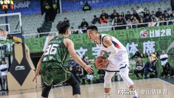 唉！罰下客隊3名主力+驅逐主帥，媒體人:匪夷所思，網友:哨子真黑