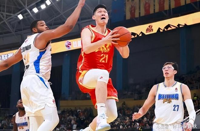 正式確定！首鋼簽約新外援，已經(jīng)啟程飛往國內，決定球隊進攻上限