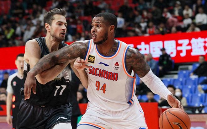 摸著杜鋒過河！遼籃搞定單場68分外援，楊鳴棄用水貨，對狀元不滿