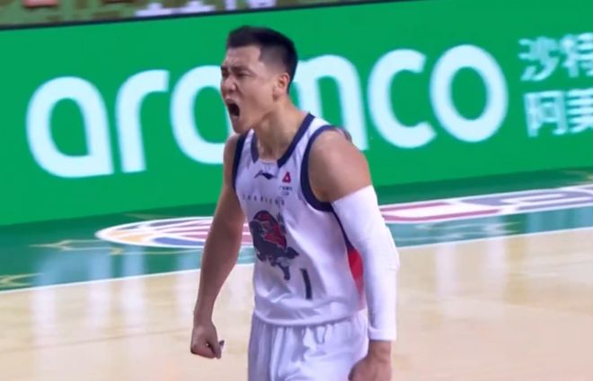 山東男籃逆境爆發戰勝南京，主帥主將被驅逐，高詩巖狂飆三分救主