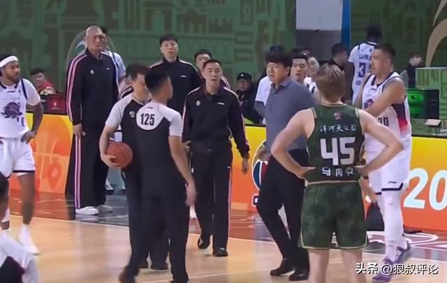 “屠龍勇士變惡龍”？CBA儒帥成新賽季至今唯一被驅逐離場主帥