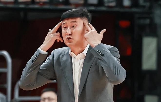 輸浙江發(fā)布會(huì)！杜鋒直指領(lǐng)先后松懈，不滿籃板，親承給足小將鍛煉